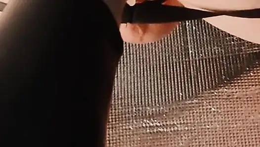 Köle götüne ayak yumruk sokma