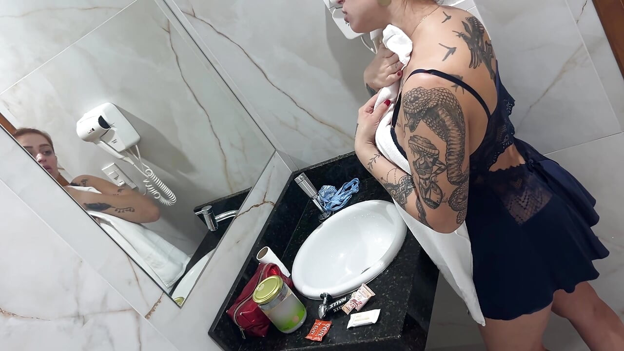 I SPIED on my boyfriend in the BATH and seduced him MASKED without him knowing who I was