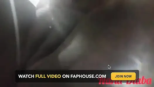 Erotik bir sırrı saklamak için arkadaşımın kız arkadaşıyla birlikteyim