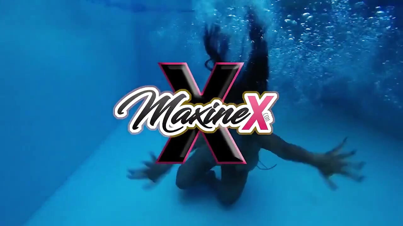 Asian Maxine X Hot Lapdance From Lesbian Stripper In Club