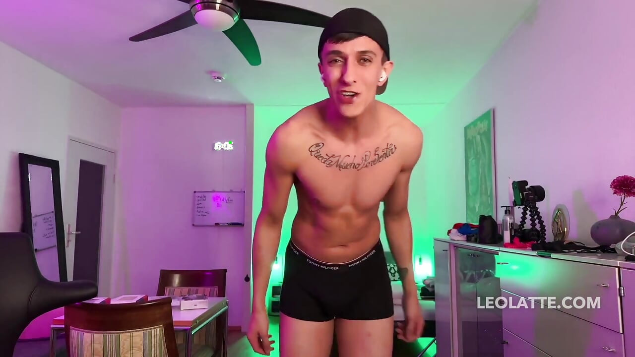 Leo Latte Almost 2-hour Livestream - Teasing, Stripping & Underwear Show