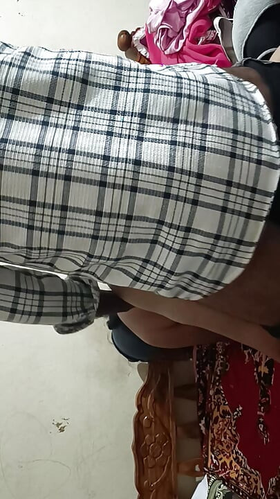 Desi Indische mooie Telugu tante Saree neukt hete romantische kut op zijn hondjes
