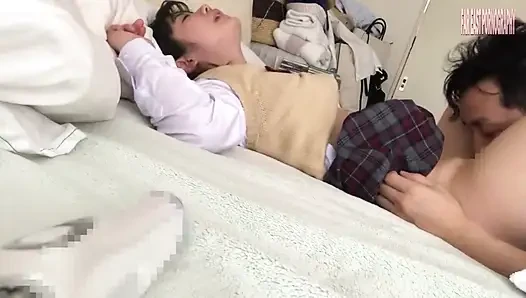 Japon porno yıldızı özel kostümlü sevişmenin tadını çıkarıyor -bölüm 1