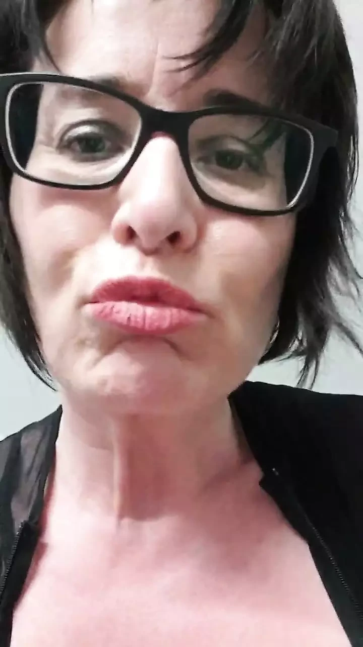 Julies orgasm and squirt for Master