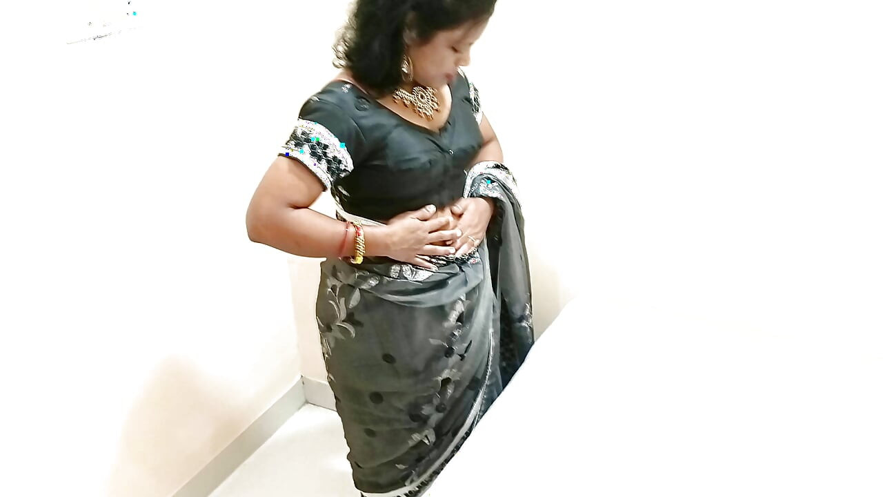 Bhabhi Shrimoyee India malam penuh berkongkek romantis dengan lelaki tentera dalam saree