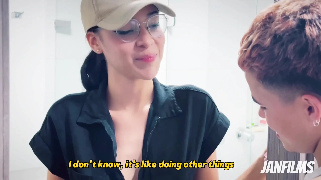 DO YOU WANT ME TO HELP YOU?  The plumber made insinuates herself on me and ended up sucking my cliptoris