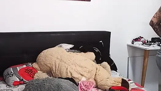 I squat my pussy passionately with giant vibrator.