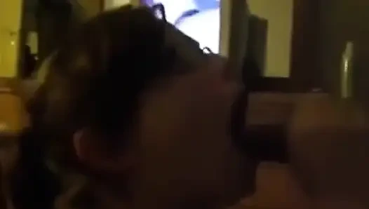 Tante seksi selingkuh sama pria lain atas ijin suami. Aku dan teman-temanku suka banget dientot habis-habisan sama besar