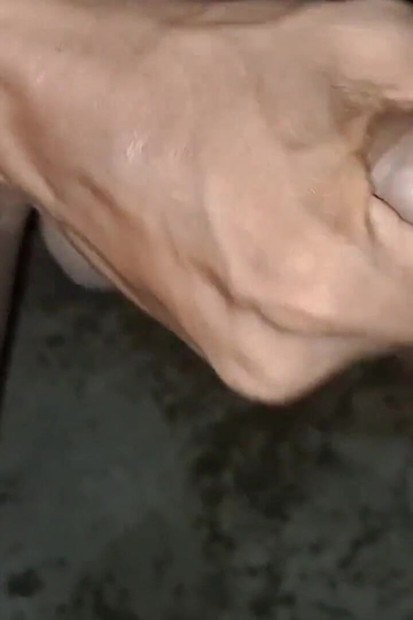 Rat men ghar patni ki prtiksha kar raha hai
