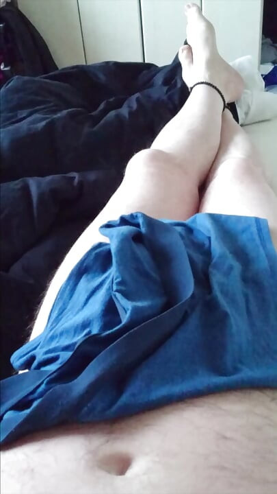 Cachonda masturbándose en la mañana antes del trabajo