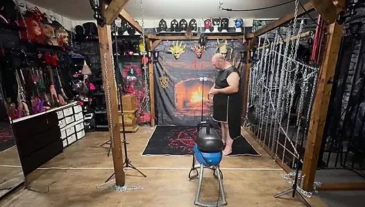 Part 1:- Lanista Bear Tests a New Machine Out on Kitty!