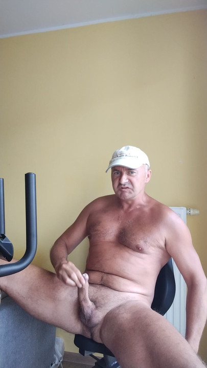 fitness in a porn club in warsaw