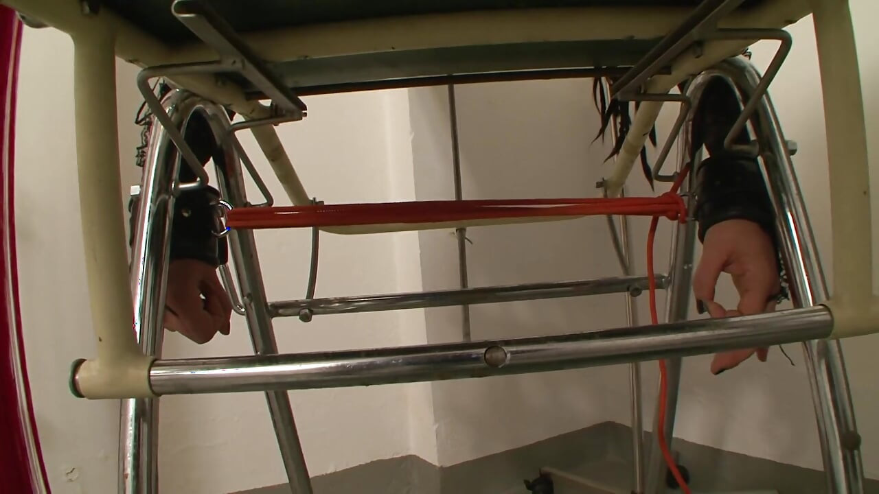 Alemã hardcore esguichando menina - Bdsm