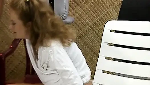 Diese amateur-dame aus deutschland hat ihre gepiercte muschi gefickt