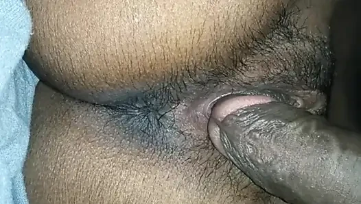 Gadis kampus Delhi panas menyetubuhi pacar di asrama cewek