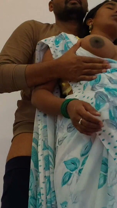 Sali Aur Jija Ki Pehla Baar Ki Chudai Hindi - Indian Desi Village Bhabhi Ki Sexy Hindi Movies - Young Boy And Hot Bhabhi Sex Xxx Video. | Clip 1