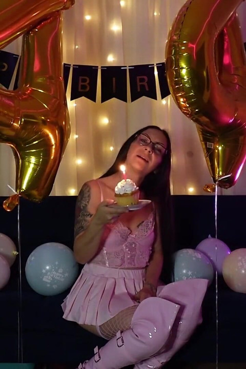 Candlelight & Cupcake Cravings