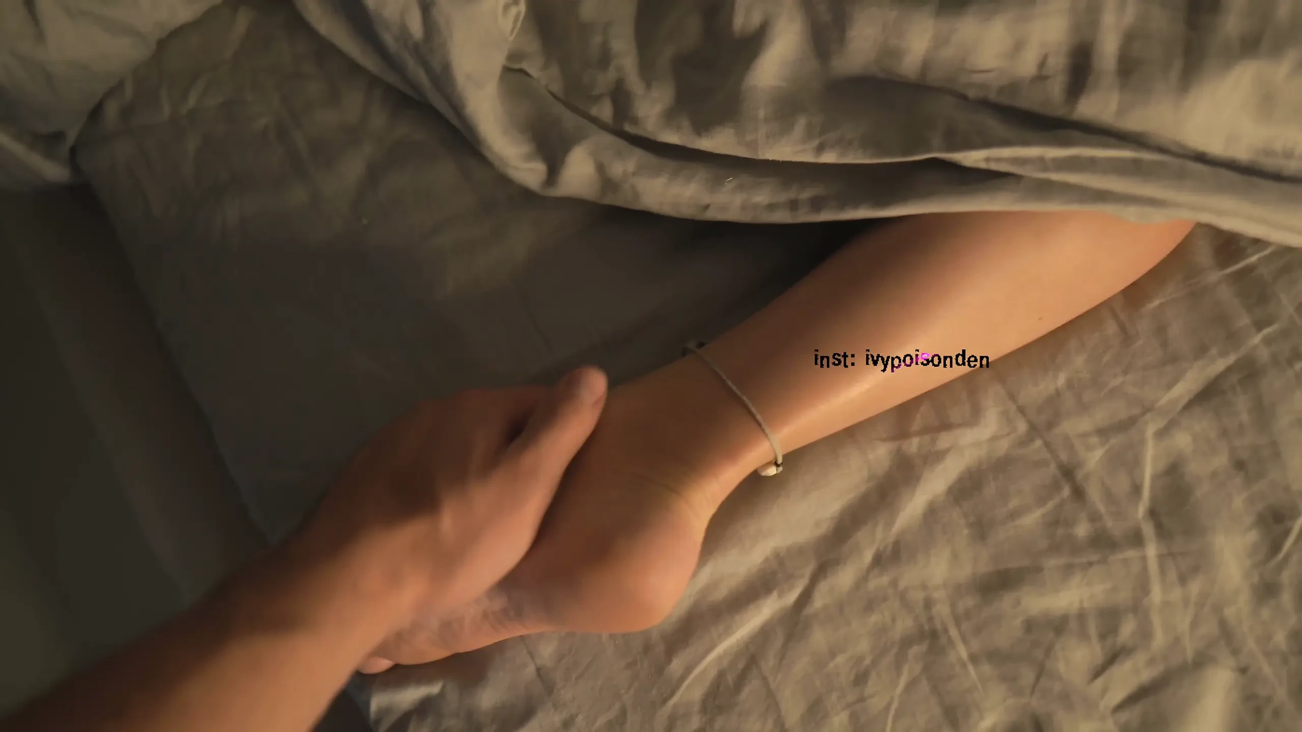 The guy from the party tried to wake me up in the morning and accidentally fucked me! A lot of cum is better than an alarm clock