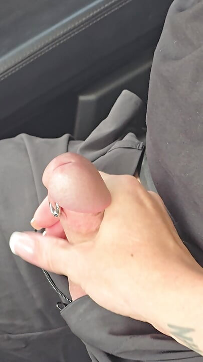 Używam jego kutasa jak kija zębatego podczas jazdy