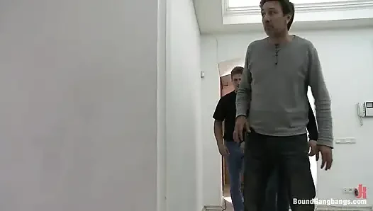 Üçlü penetrasyon! Çifte anal! deliği açık Rus güzeli!!