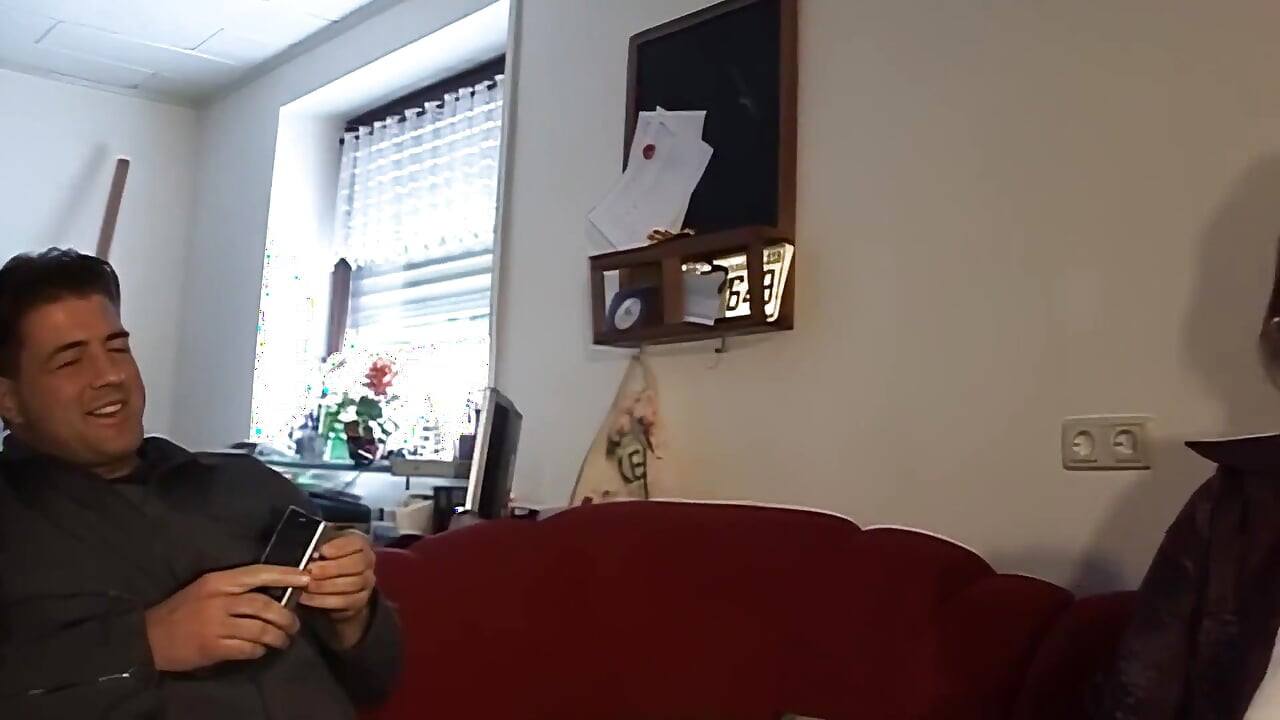 Rubia Puta Y Gafas Nena Chupa Polla Y Se La Follan Duro
