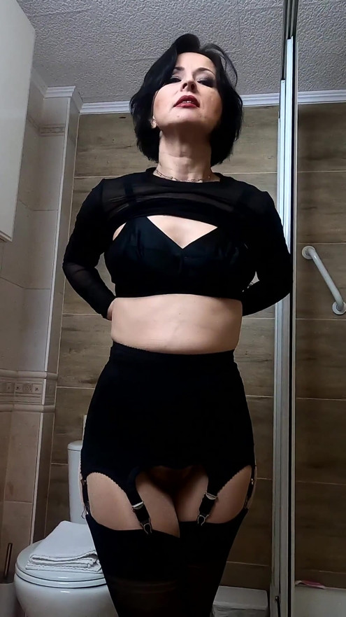 Golden Shower From My Hairy Cunt - Part 1