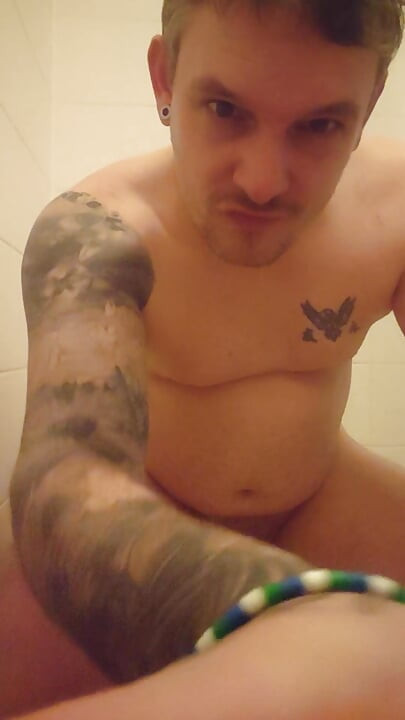 Man pleasures himself with dildo in his ass