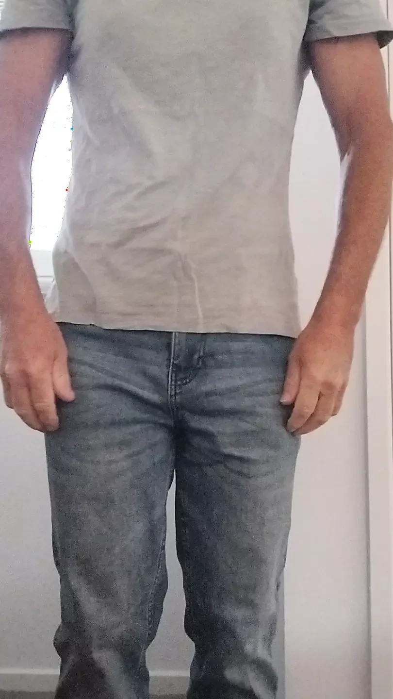 Transvestit neckt und zeigt neuen bh und höschen