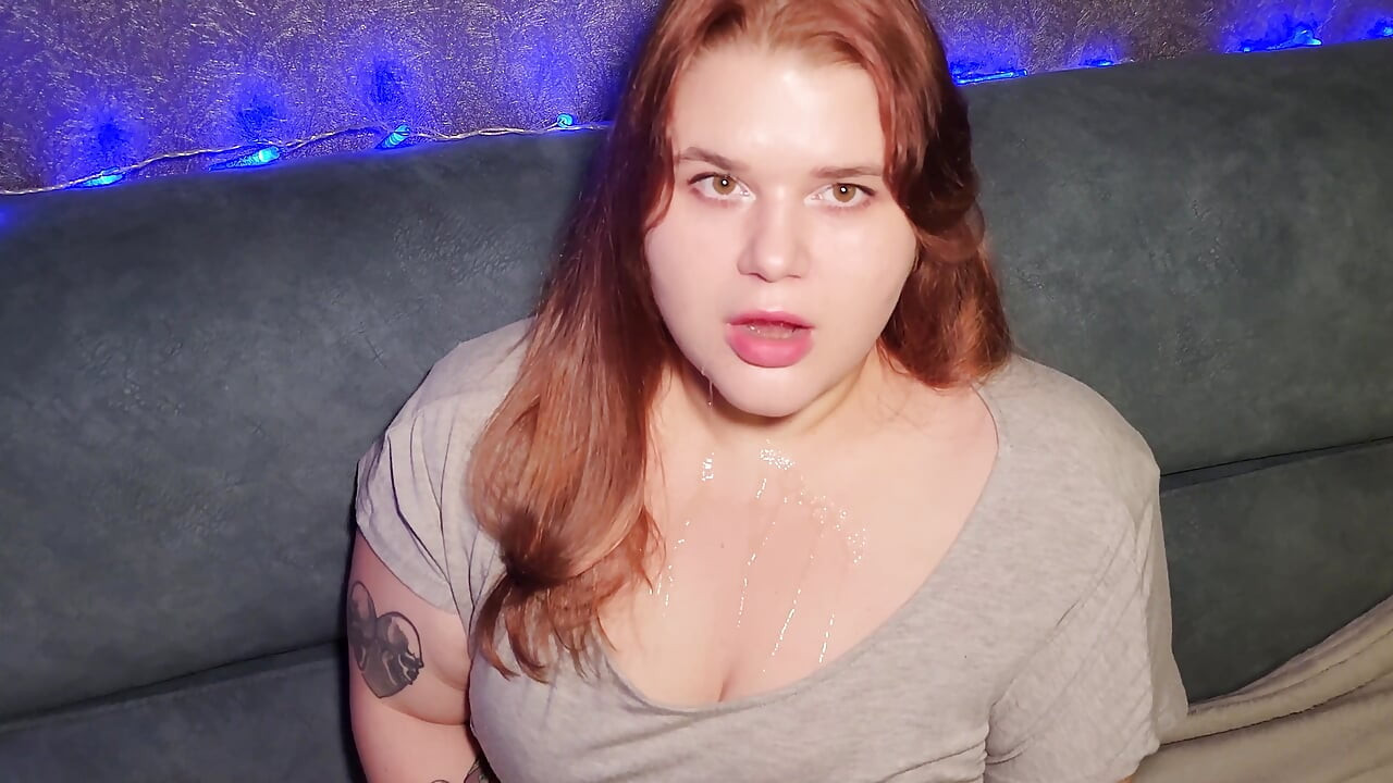 Cikgu mengongkek pelajar montel, si rambut merah yang cantik dalam semua posisi untuk gred sebelum petang tahun baru