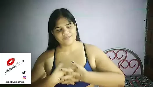 Aku ngentot enak sama ibu tiriku adribella69