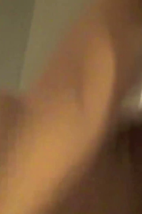 Filipina sonha em sexo a três