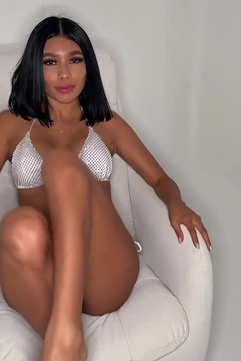 Perfect Body Colombian Girl Vs. Big Cock!