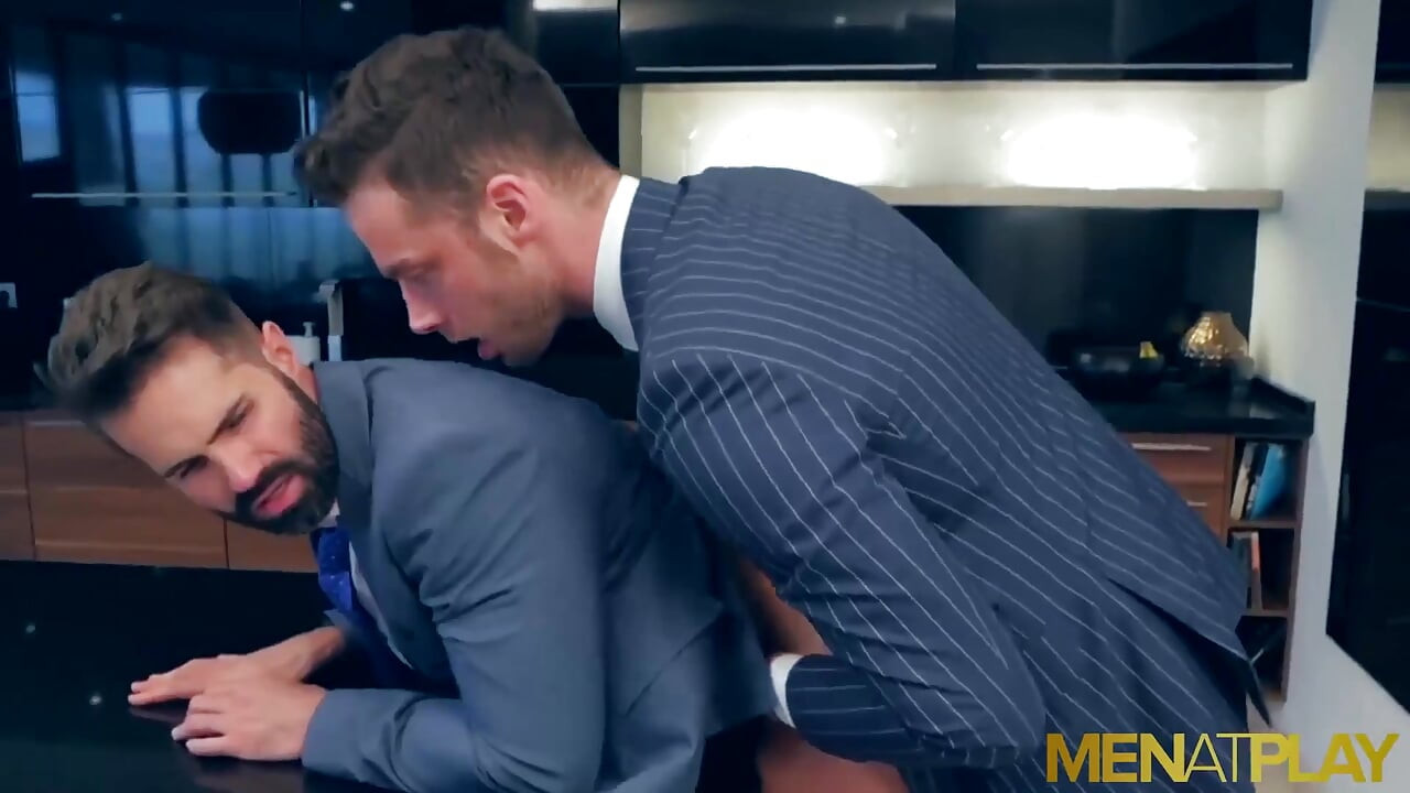 MENATPLAY Suited hunk Dani Robles anal fucked by Damon Heart
