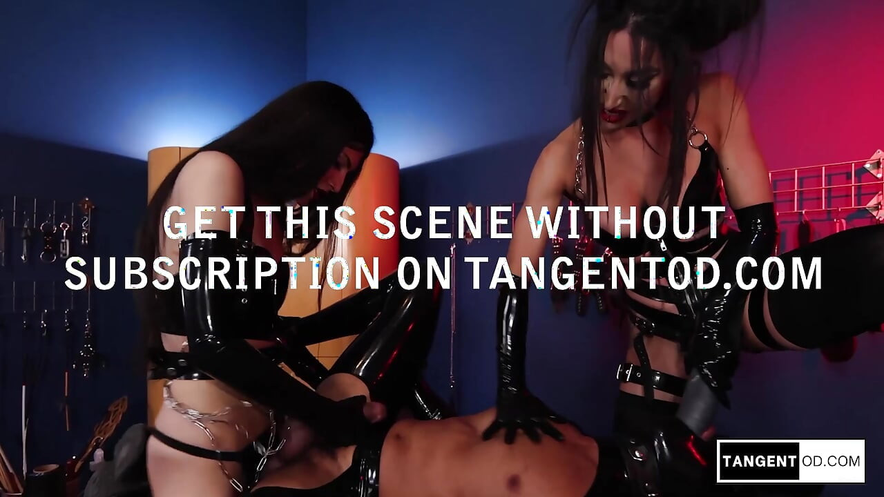 TANGENTOD - ストラップでファックペットの穴を伸ばし埋める