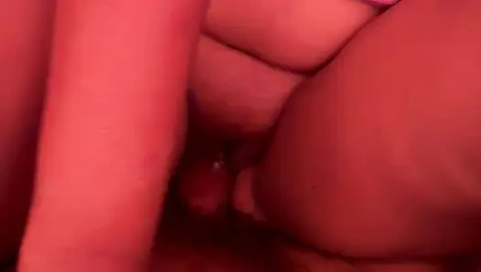 Komşu kızı yarak emiyor ve döllene kadar sikişiyor
