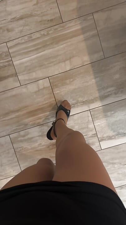 Sissy kont Latina lingerie