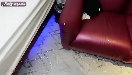 İlk sansürsüz bulma. Para bağlı sade kız açık havada azdırıyor ve içine boşalıyor