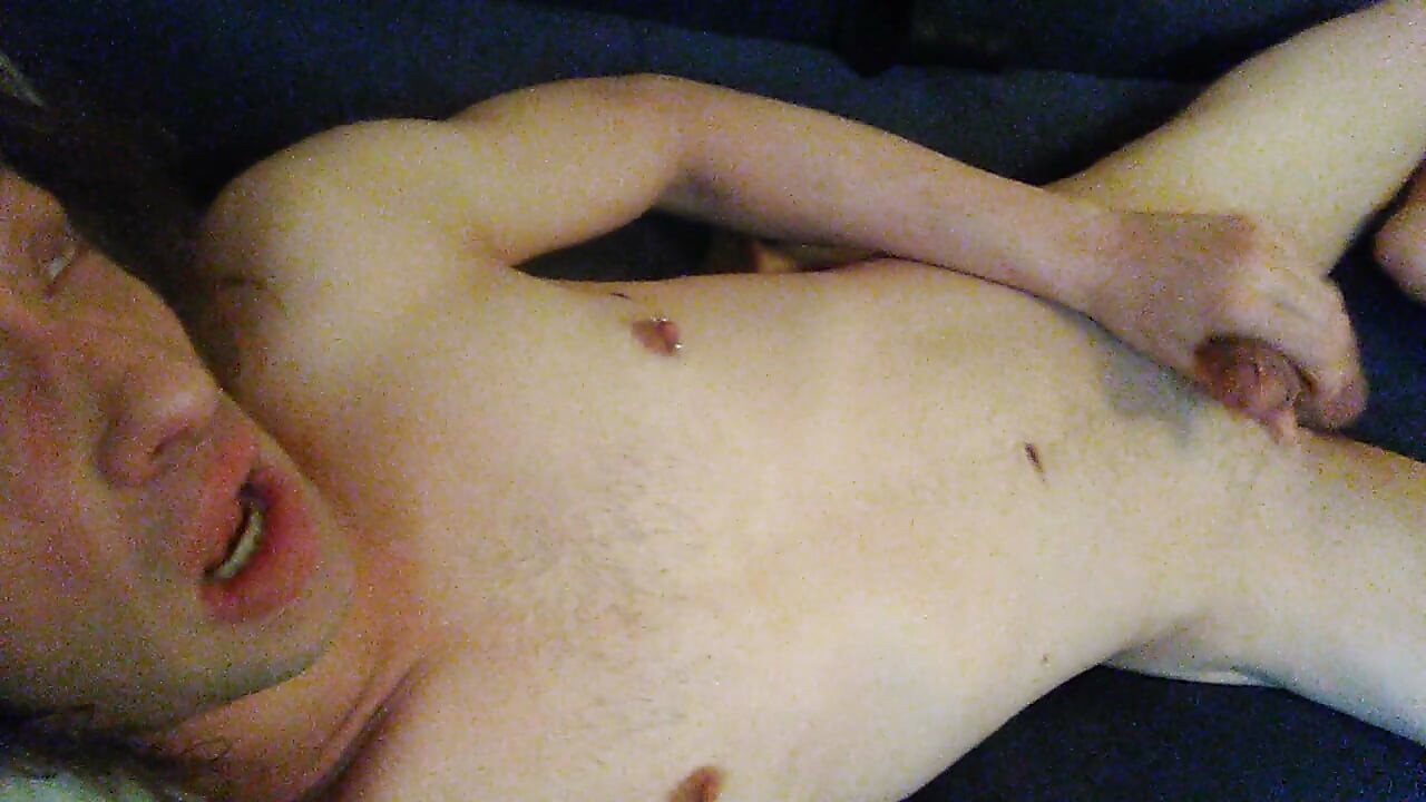 Mijn poesje insmeren, net voordat mijn camera eindigt