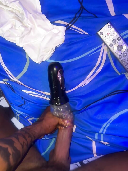Sex toy having is way