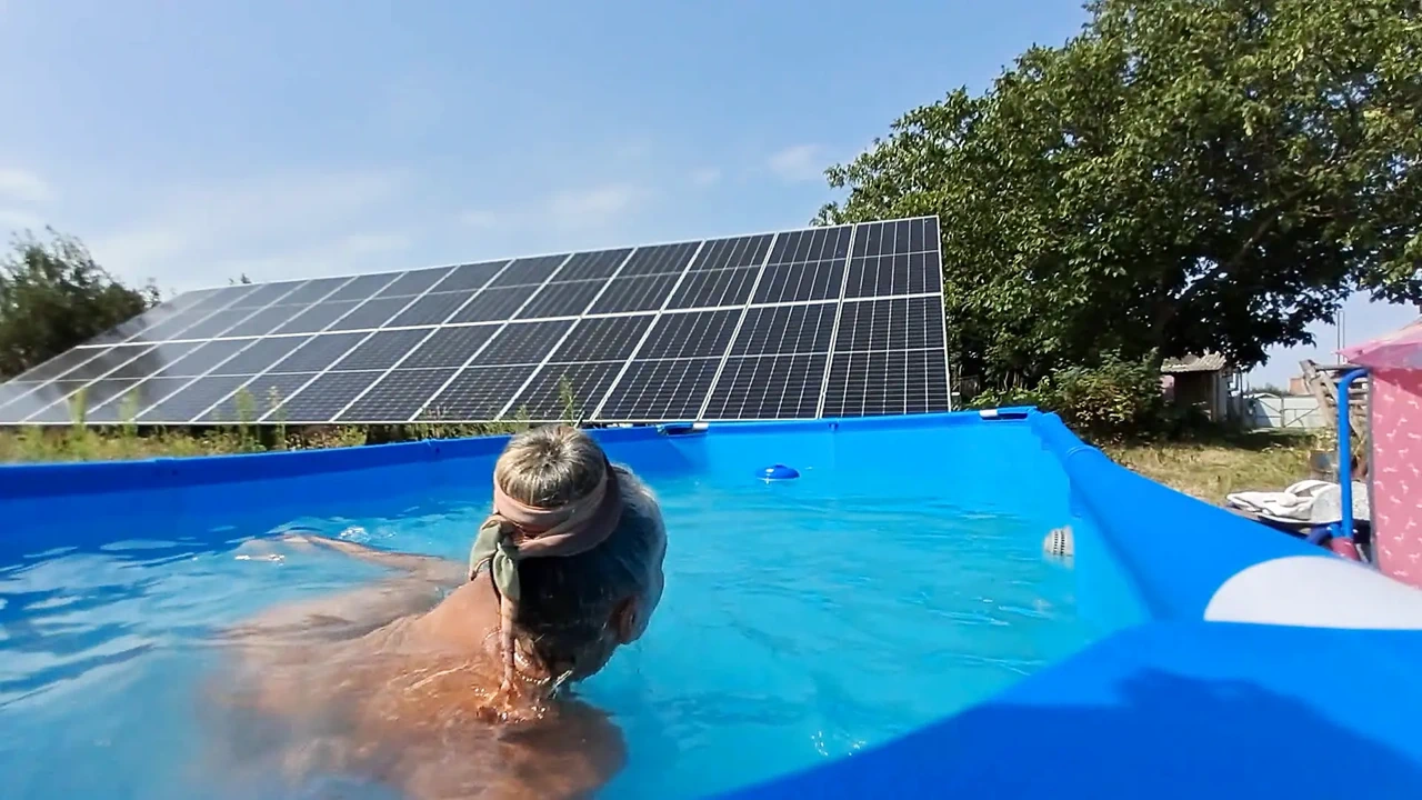 Hot Housewife on Vacation