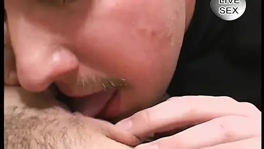 Sarışın genç kız bakış açısıyla büyük yarağı emiyor