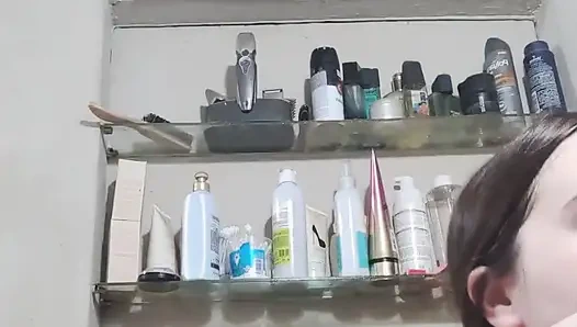 Soyunuyor, ayakkabılarımı çıkarıyor, makyajımı çıkarıyor, yatacak her şey. Sweet Dreams My Loves