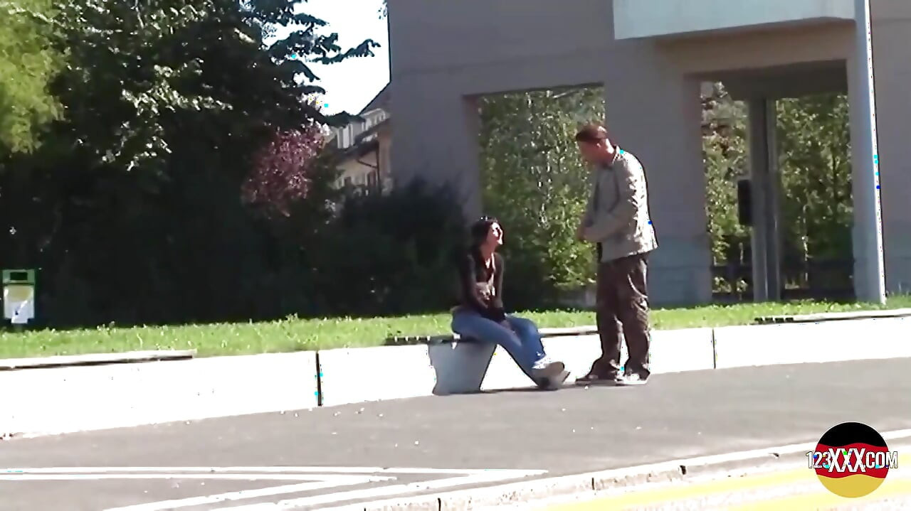 흑인 대물 자지에게 따먹히는 음란한 갈색 머리