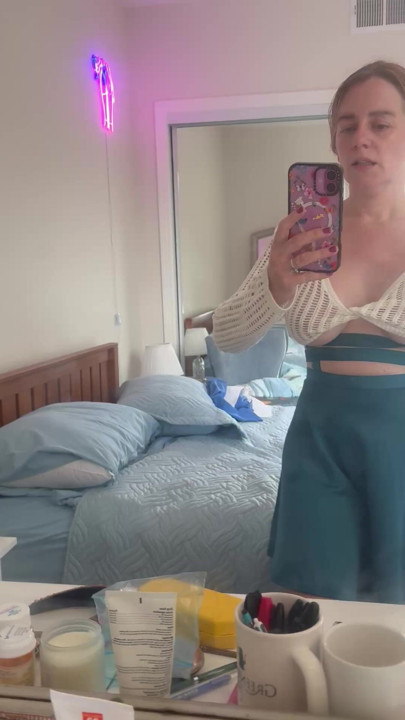 Feral housewife getting her Daddy hot and bothered.