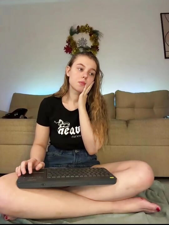 Jucielussie lovense ile sıkı amını parmaklıyor