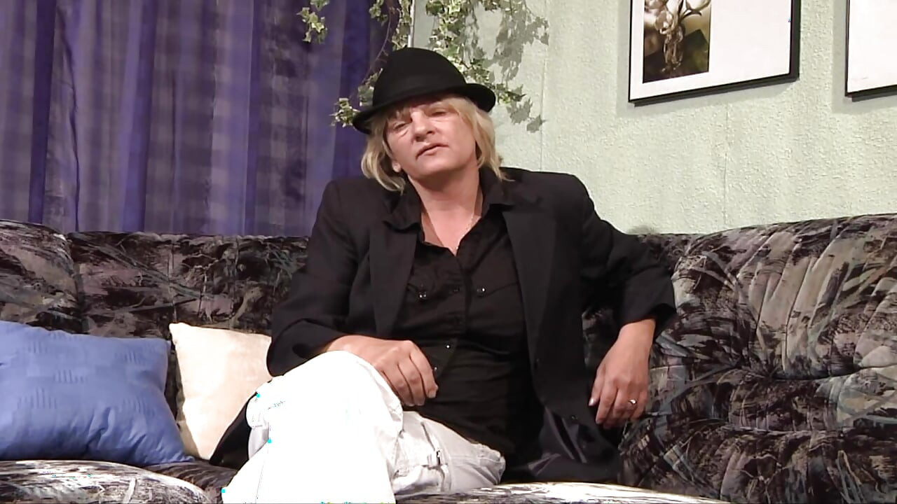 Madura alemã se enche de um grande consolo