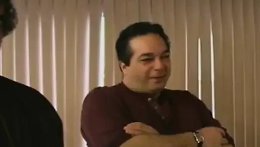 Муж делится своей красивой женой