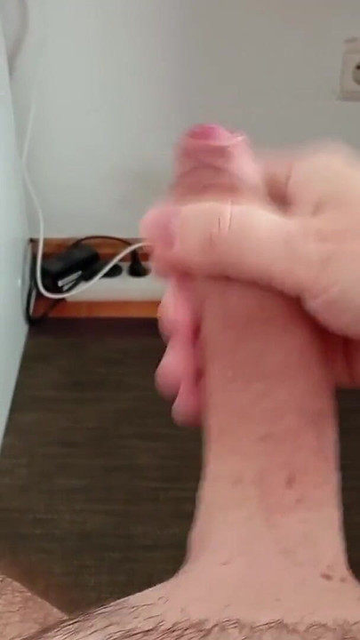 自分のポルノをPCで見ながら大声で喘ぐ巨大濃厚中出し! | クリップ 1