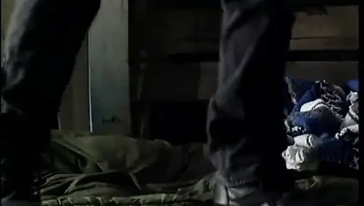 Memek becek cewek rambut cokelat ini dijilat dan dientot habis-habisan