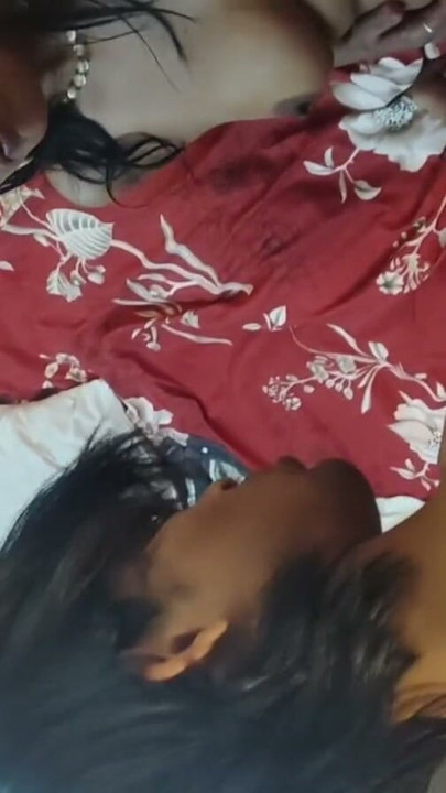 友人のガールフレンドをデートに呼んだ後、彼女とセックスしたハードコアセックスラーフルとモニカ | クリップ 3